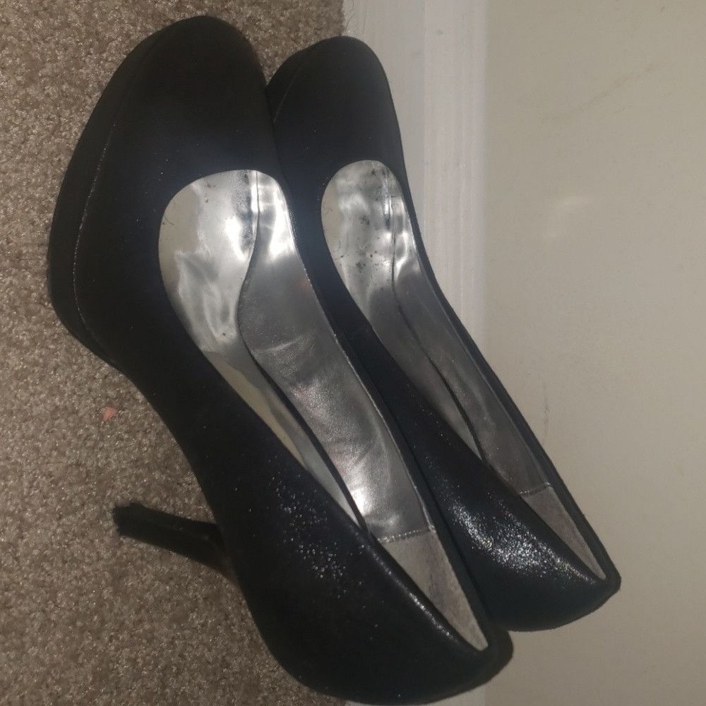 Stilletos - Picture 2 of 5